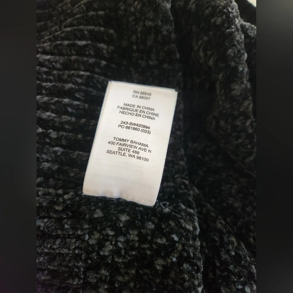 Tommy Bahama Island Luna Chenille Hoodie Black. Medium - Picture 3 of 4